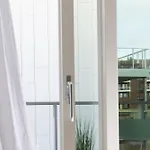 Moderne Sentralt Pa Tromsoya 아파트