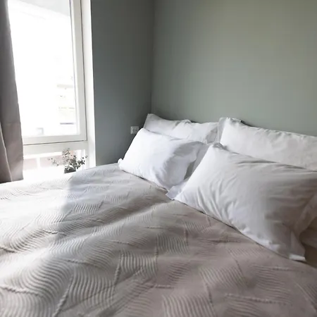 Moderne Sentralt Pa Tromsoya Apartament