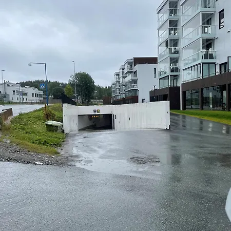 Moderne Sentralt Pa Tromsoya * Tromso