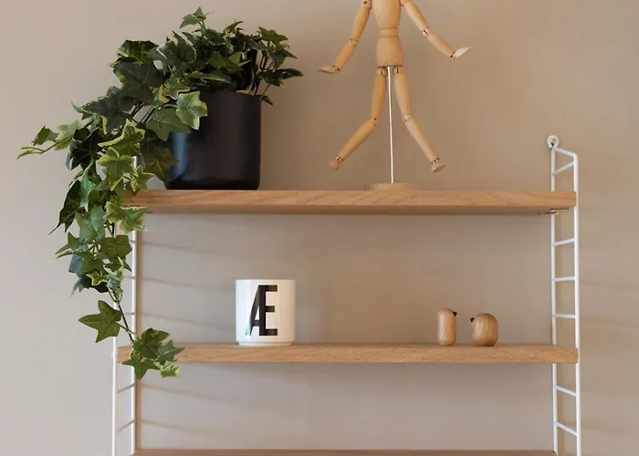 Moderne Sentralt Pa Tromsoya Тромсё