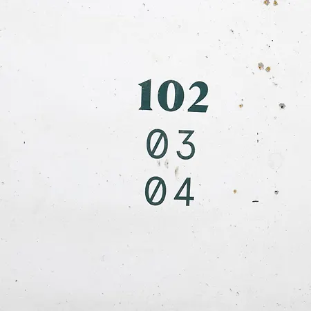 Moderne Sentralt Pa Tromsoya *