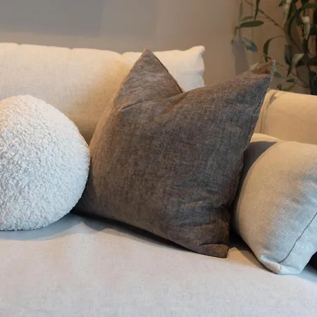 Moderne Sentralt Pa Tromsoya Tromsø